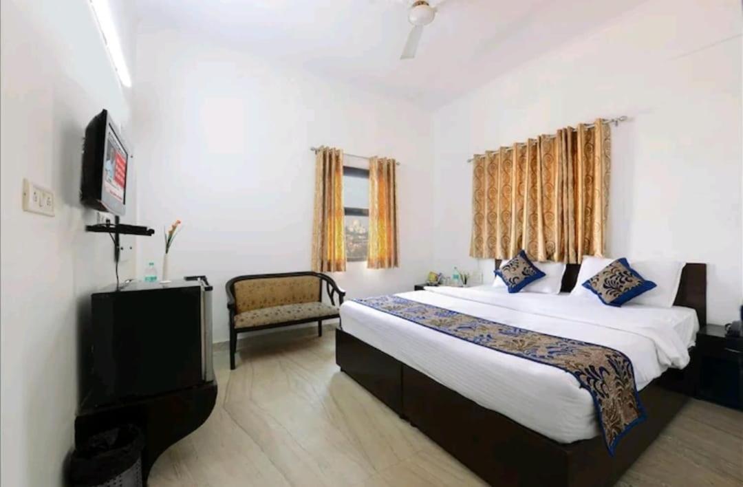 Hotel The First By Goyal Hotelie Agra  Esterno foto