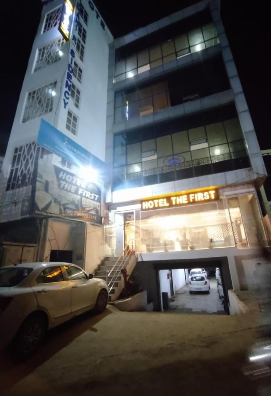 Hotel The First By Goyal Hotelie Agra  Esterno foto