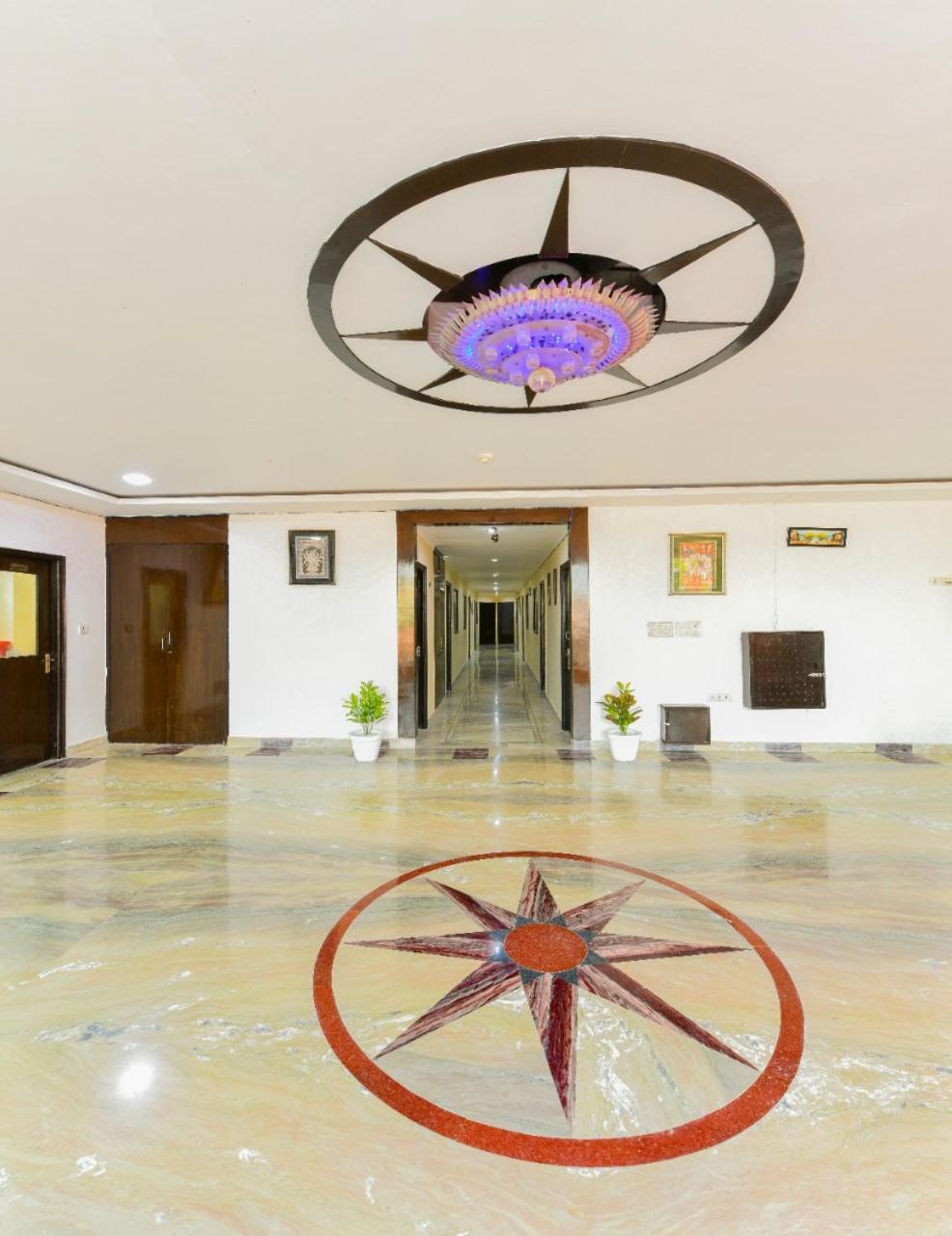 Hotel The First By Goyal Hotelie Agra  Esterno foto